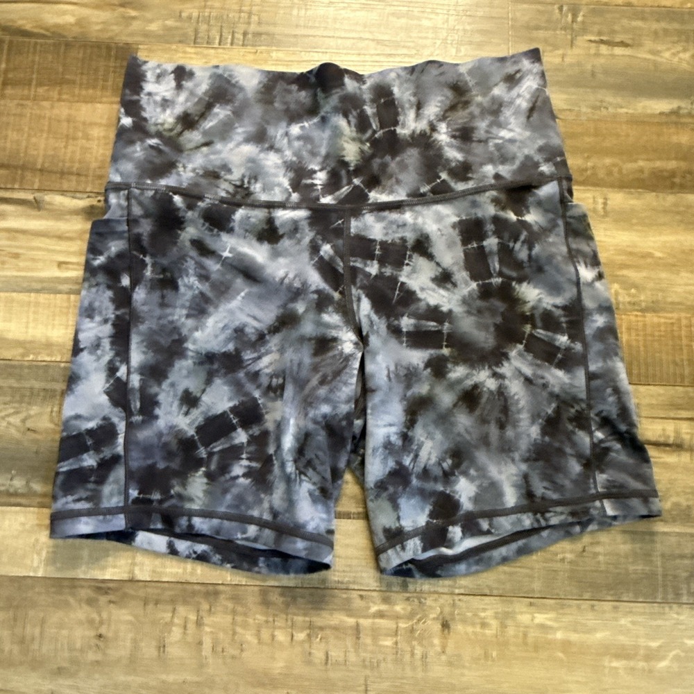 Athleta Blue Tie Dye Salutation Stash Pocket II Print 6.5" Shorts 1X Athleisure